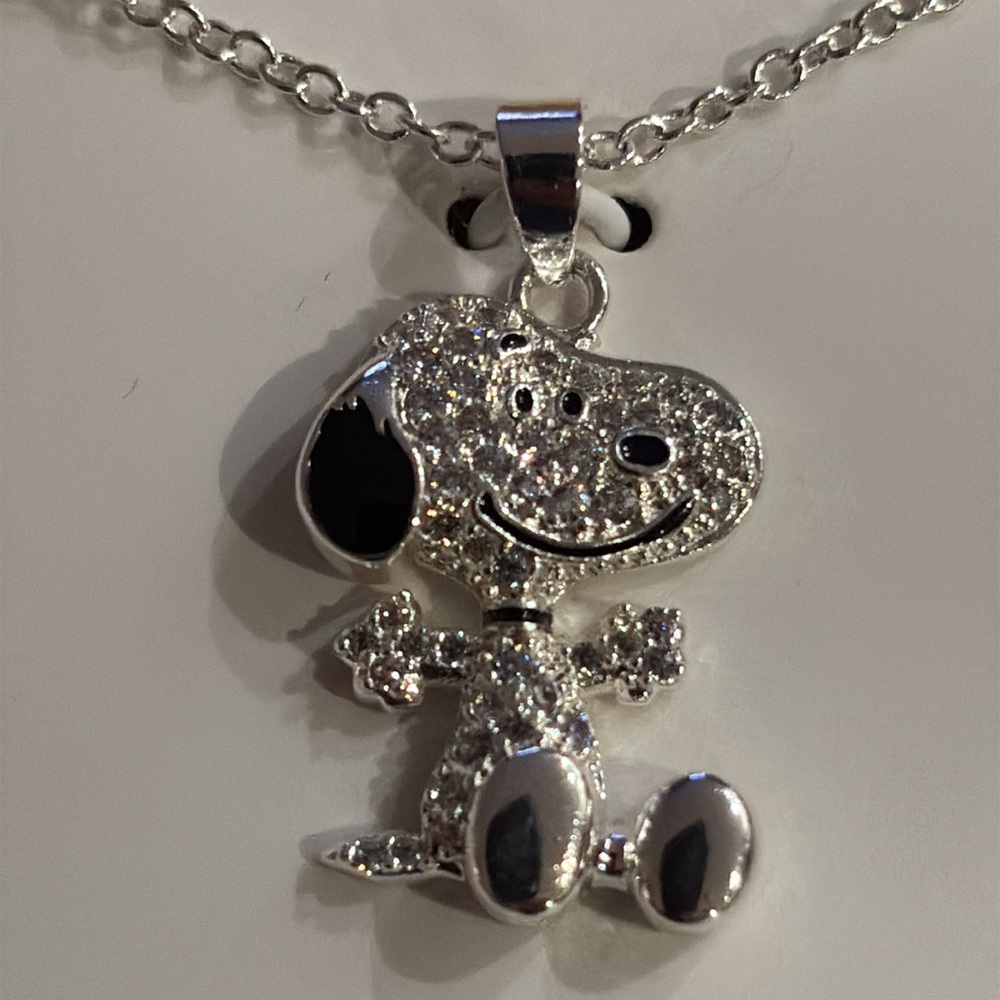 Peanuts Snoopy cubic zirconia necklace - Picture 7 of 16